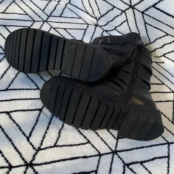 FRYE LEATHER BOOTS. MADE IN ITALY. GREAT CONDITION - Picture 8 of 10